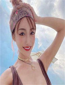 国模冰冰大胆张开双腿/秘密教学漫画画免费看第四画