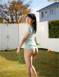 日本一卡二卡三新区2022/欧美高大肥白大臀